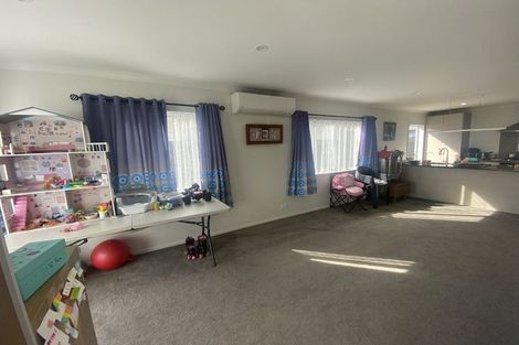 Photo of property in 35 Kapowai Boulevard, Takanini, 2112