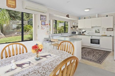 Photo of property in 35 Yorke Road, Haruru, 0204