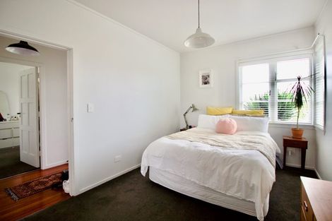 Photo of property in 245a Meola Road, Point Chevalier, Auckland, 1022