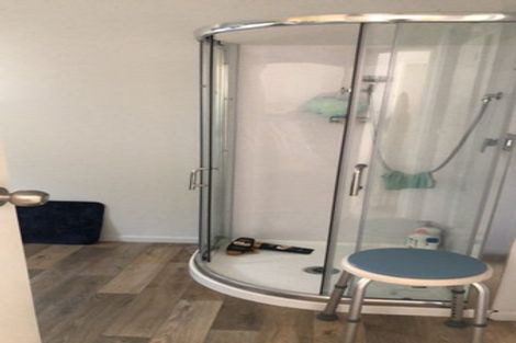 Photo of property in 1/8 Marsh Avenue, Forrest Hill, Auckland, 0620