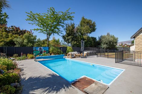 Photo of property in 17 Dunstan Street, Clyde, 9330