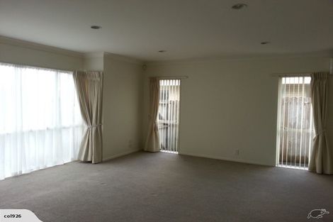 Photo of property in 130 Golfland Drive, Golflands, Auckland, 2013