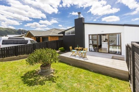 Photo of property in 30a Exchange Street, Ebdentown, Upper Hutt, 5018