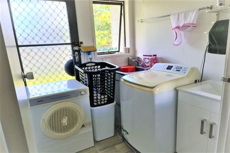 Photo of property in 1/12 Brook Street, Milford, Auckland, 0620