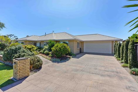 Photo of property in 3 Te Ropata Place, Waikanae Beach, Waikanae, 5036