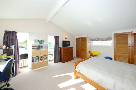 Photo of property in 20 Sandringham Place, Bryndwr, Christchurch, 8053