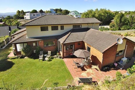 Photo of property in 15 Otamarau Grove, Maungaraki, Lower Hutt, 5010