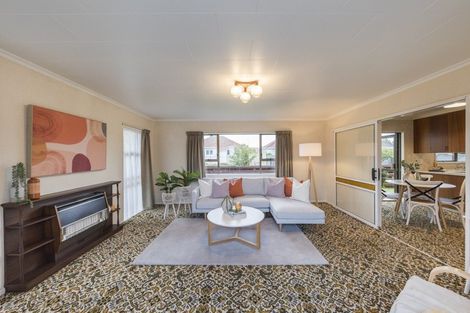 Photo of property in 6 Chertsey Court, Roslyn, Palmerston North, 4414