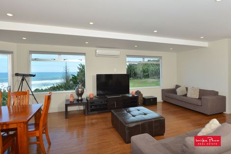 Photo of property in 20 Coates Avenue, Baylys Beach, Dargaville, 0377