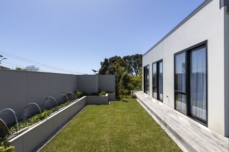 Photo of property in 5 Barrett Road, Spotswood, New Plymouth, 4310