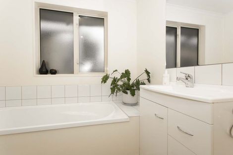 Photo of property in 28 Johnstone Street, Tinwald, Ashburton, 7700