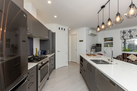 Photo of property in 7 Whakatomo Place, Havelock North, 4130