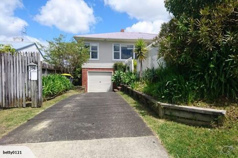 Photo of property in 296 East Coast Road, Forrest Hill, Auckland, 0620