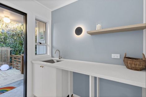 Photo of property in 21b Colchester Crescent, Newlands, Wellington, 6037