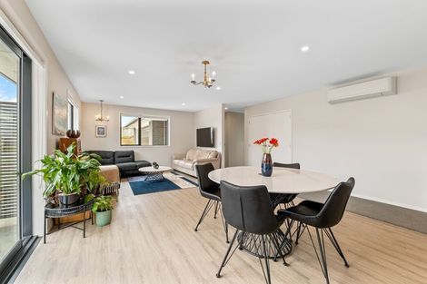 Photo of property in 52 Fernbrook Drive, Hurworth, New Plymouth, 4310