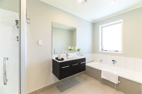 Photo of property in 1 Tarapiroe Avenue, Takanini, 2112