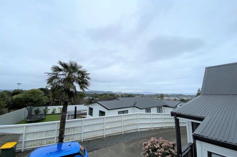 Photo of property in 8 Panorama Court, Red Beach, 0932