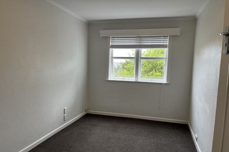 Photo of property in 54 Howard Road, Northcote, Auckland, 0627