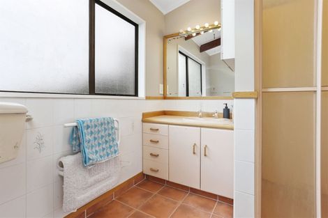 Photo of property in 51 Rhinevale Close, Henderson, Auckland, 0612