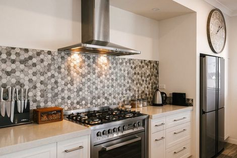 Photo of property in 50a Pratt Avenue, Foxton Beach, Foxton, 4815