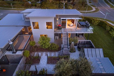 Photo of property in 10 Sunnyside Lane, Wanaka, 9305