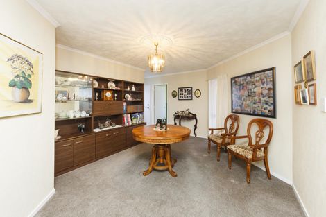 Photo of property in 10 Botanical Road, Takaro, Palmerston North, 4412