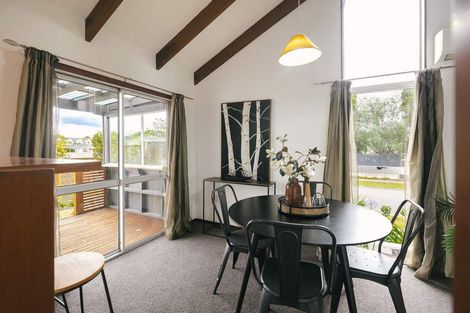 Photo of property in 1 Willowstream Grove, Cloverlea, Palmerston North, 4412