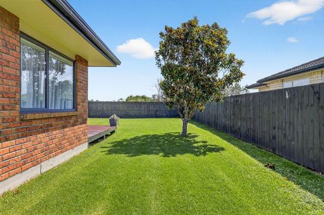 Photo of property in 23 Raabia Close, Parakai, 0830
