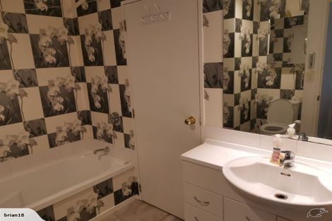 Photo of property in Tuscany Towers, 30/1 Ambrico Place, New Lynn, Auckland, 0600