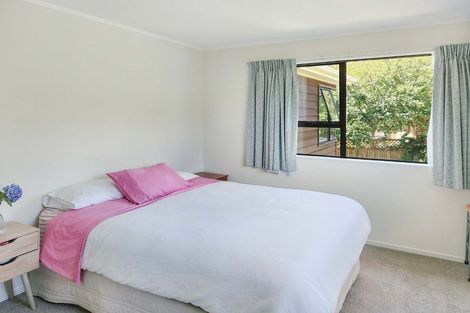 Photo of property in 42 Thatcher Crescent, Crofton Downs, Wellington, 6035