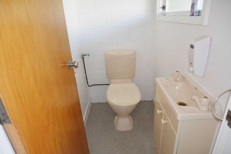 Photo of property in 32 Raekura Place, Redcliffs, Christchurch, 8081