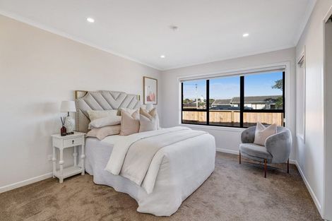 Photo of property in 25 Neal Avenue, Glenfield, Auckland, 0629