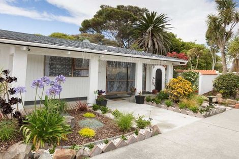 Photo of property in 32a Mahana Road, Paraparaumu Beach, Paraparaumu, 5032