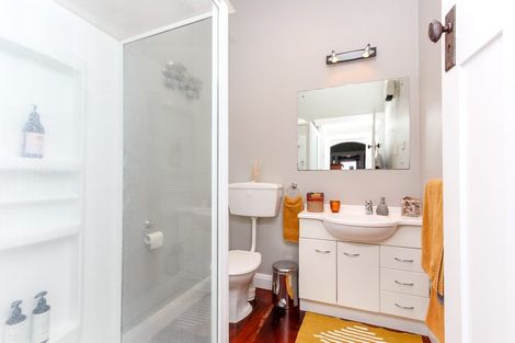 Photo of property in 31 Wallace Place, Westown, New Plymouth, 4310