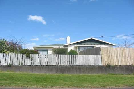 Photo of property in 38 Queens Road, Glen Avon, New Plymouth, 4312