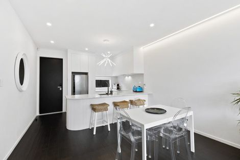 Photo of property in 18b St Michaels Avenue, Point Chevalier, Auckland, 1022
