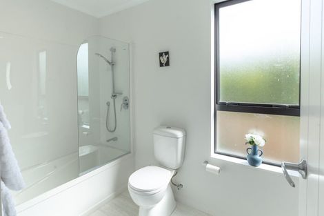 Photo of property in 24 Kempton Street, Greytown, 5712