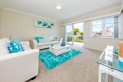 Photo of property in 30 Royton Avenue, Mangere East, Auckland, 2024