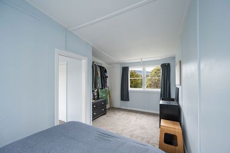 Photo of property in 17 Martin Street, Monaco, Nelson, 7011