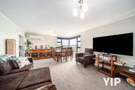 Photo of property in 16 Carluke Street, Paparangi, Wellington, 6037