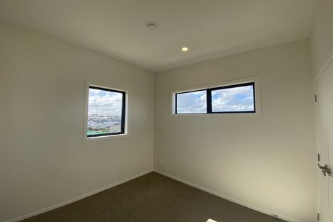 Photo of property in 21 Tahingamanu Road, Hobsonville, Auckland, 0616