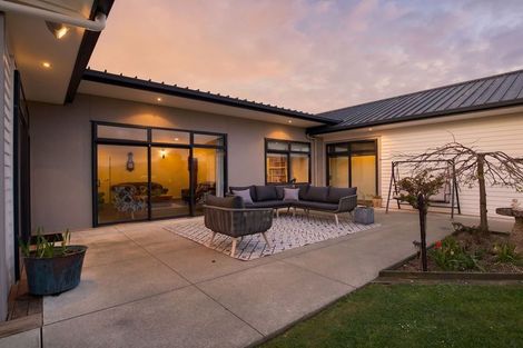 Photo of property in 58 Rodeo Drive, Kelvin Grove, Palmerston North, 4414