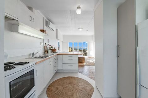 Photo of property in 43 Surf Road, Stanmore Bay, Whangaparaoa, 0932