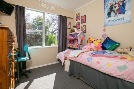 Photo of property in 15 Madden Place, Solway, Masterton, 5810
