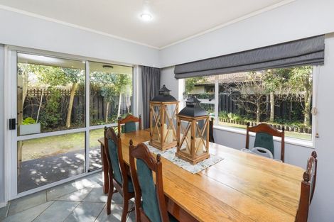 Photo of property in 6 Truscott Grove, Awapuni, Palmerston North, 4412