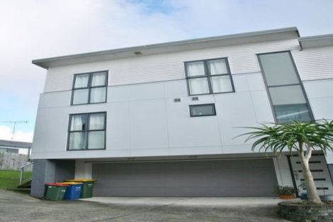 Photo of property in 16b Woodall Place, Totara Vale, Auckland, 0627