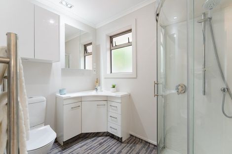 Photo of property in 9 Honeystone Street, Helensburgh, Dunedin, 9010