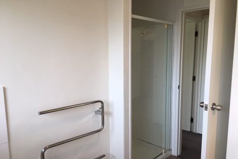 Photo of property in 21b Sunnypark Avenue, Rosehill, Papakura, 2113