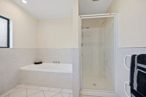 Photo of property in 6 Odin Place, Beach Haven, Auckland, 0626