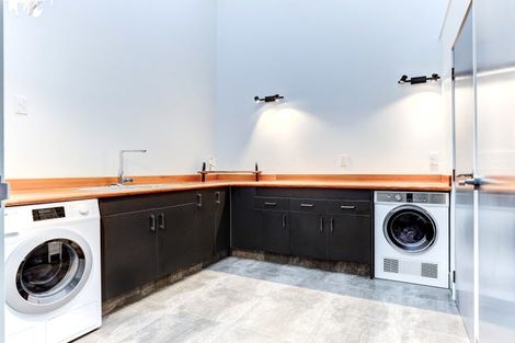 Photo of property in 31 Longbeach Drive, Castlecliff, Whanganui, 4501